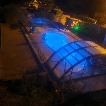 Bleu Avec Piscine Chauffée Couverte, Bozouls, Aveyron Appartamento Bozouls