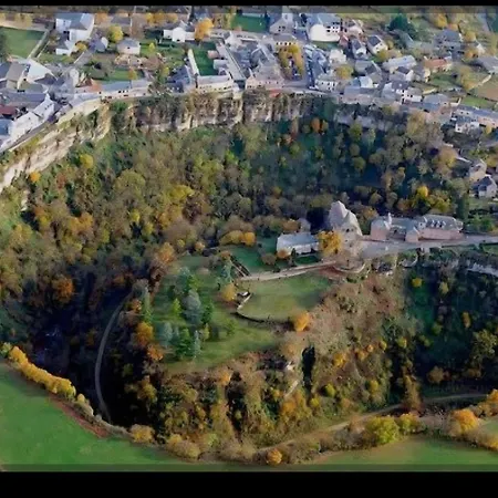 Appartamento Bleu Avec Piscine Chauffée Couverte, Bozouls, Aveyron *