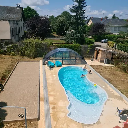 Apartamento Bleu Avec Piscine Chauffée Couverte, Bozouls, Aveyron *