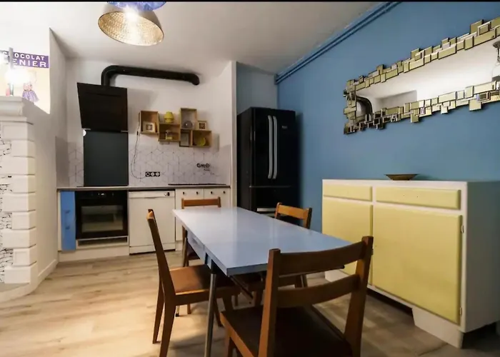 La Petite Maison Bleue Avec Grande Piscine Chauffee Et Couverte