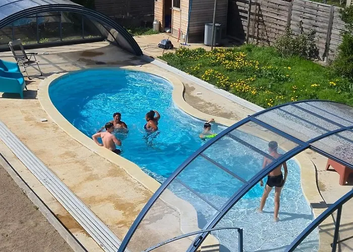 Appartement La Petite Maison Bleue Avec Grande Piscine Chauffee Et Couverte *