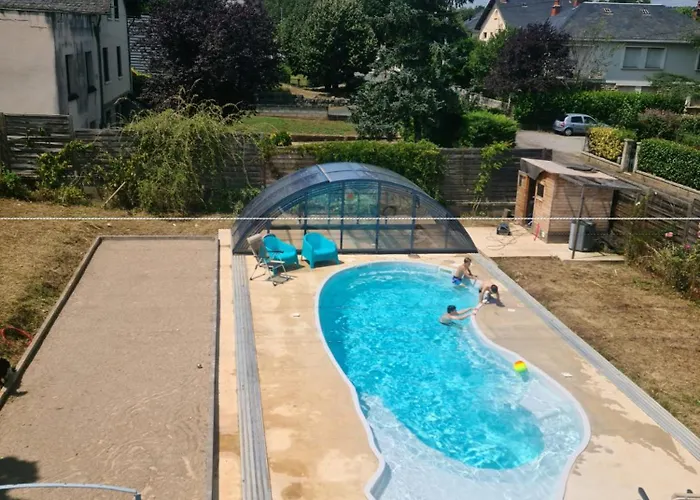 Appartement La Petite Maison Bleue Avec Grande Piscine Chauffee Et Couverte *