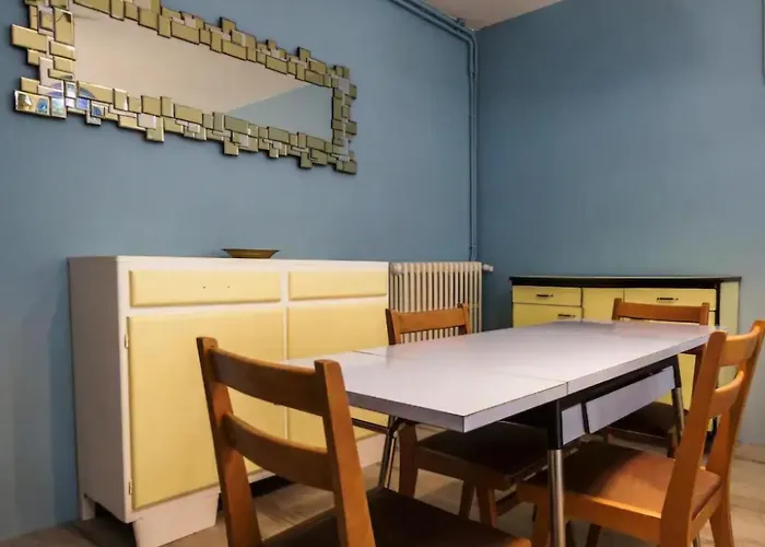 La Petite Maison Bleue Avec Grande Piscine Chauffee Et Couverte Appartement *