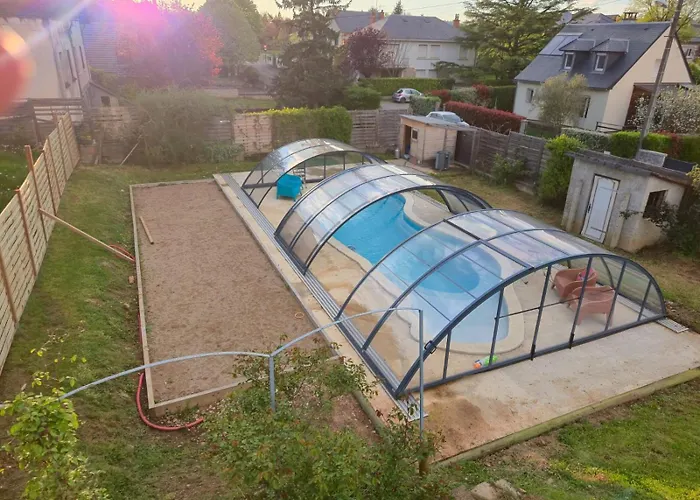 La Petite Maison Bleue Avec Grande Piscine Chauffee Et Couverte Appartement *