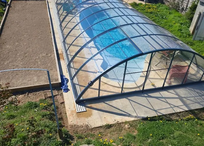 La Petite Maison Bleue Avec Grande Piscine Chauffee Et Couverte Bozouls