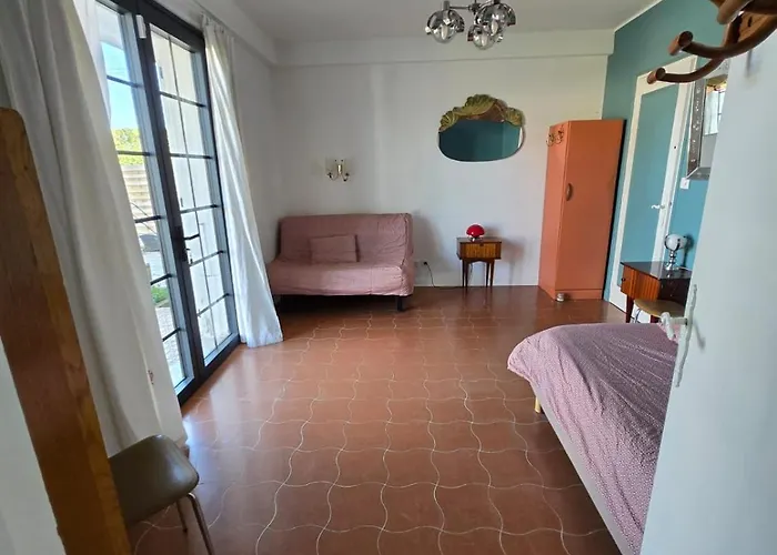 Appartement La Petite Maison Bleue Avec Grande Piscine Chauffee Et Couverte Bozouls