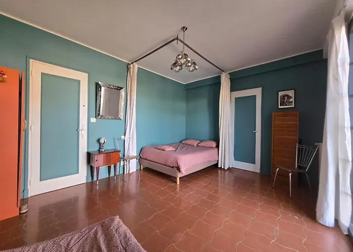 Appartement La Petite Maison Bleue Avec Grande Piscine Chauffee Et Couverte